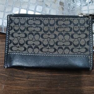 Coach Black and Tan Patterned Card Holder GUC Final Price